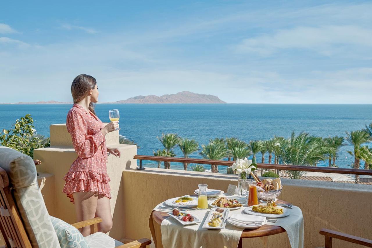 Four Seasons Resort Sharm El Sheikh Exterior foto View of the Red Sea from the hotel