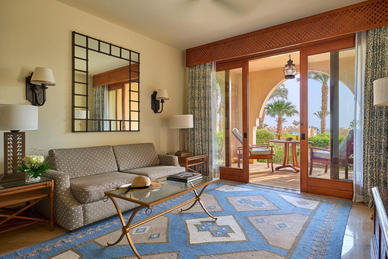 Four Seasons Resort Sharm El Sheikh Exterior foto A suite at the Four Seasons Resort Sharm El Sheikh