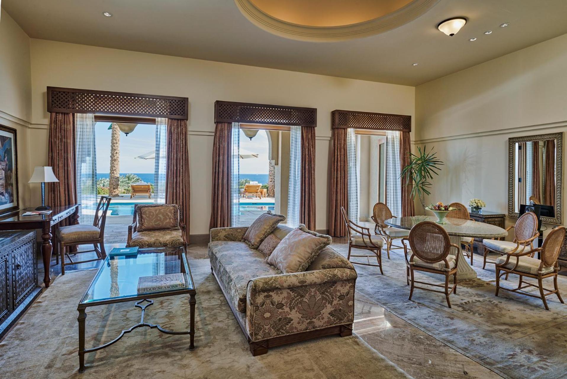 Four Seasons Resort Sharm El Sheikh Exterior foto A suite at the Atlantis Paradise Island